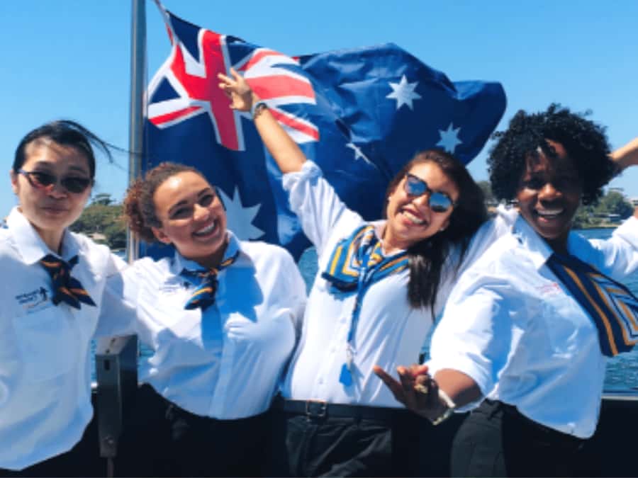 Sydney Harbour: 3-Hour Lunch Cruise with Live Music - Drinks and Bubbly Toasts: What’s Included vs What You Buy