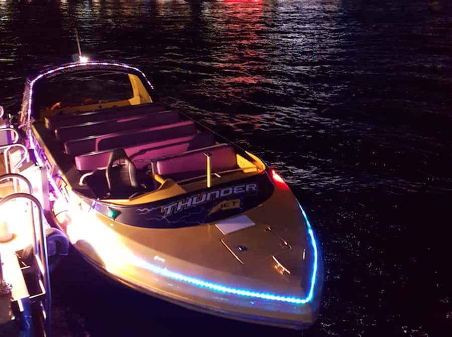 Sydney Harbour: 30 Minute Slow Jet Boat Vivid Cruise - What Happens During the 30 Minutes on the Water