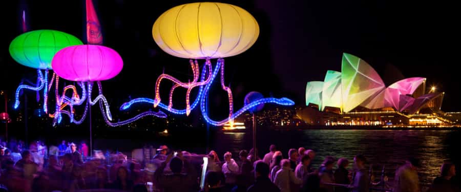 Sydney Harbour: 30 Minute Slow Jet Boat Vivid Cruise - The Crew Vibe and How That Helps Your Night