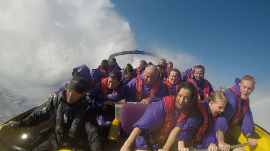 Sydney Harbour: 45-Minute Extreme Adrenaline Rush Ride - Circular Quay to Sydney Heads: iconic views with a thrill-engine
