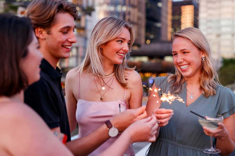 Sydney: Harbour Dinner Cruise with 3, 4 or 6-Course Menu - Music on weekends, and how to plan around it