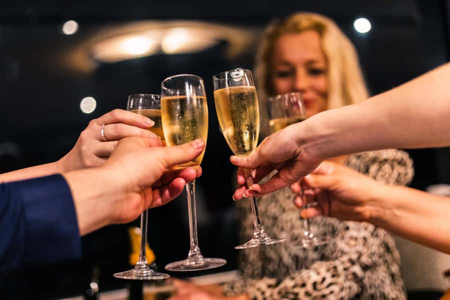Sydney: Harbour Dinner Cruise with 3, 4 or 6-Course Menu - Timing, sunset vs night lights, and what changes during Vivid Sydney