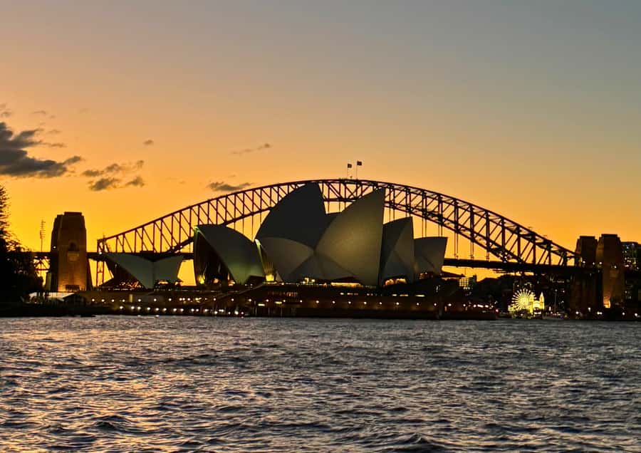 Sydney: Harbour Dinner Cruise with Buffet - Getting to Eastern Pontoon at Circular Quay (and not wandering)