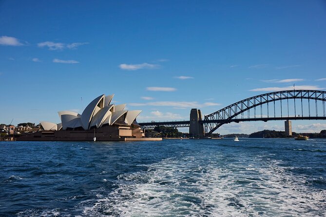 Sydney Harbour Discovery Cruise Including Lunch - Comfort on Board: Restrooms, Seating, and Being Ready for Motion