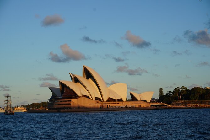 Sydney Harbour Discovery Dinner Cruise Scenic Sights and Buffet - Circular Quay at 6 pm: why this timing works