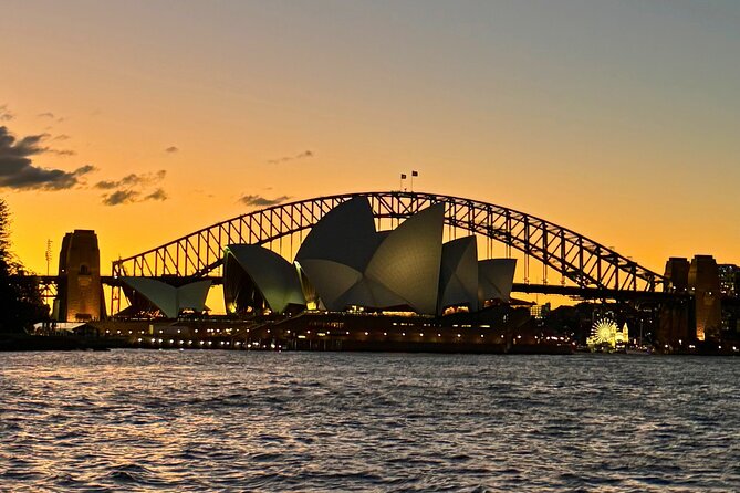 Sydney Harbour Discovery Dinner Cruise Scenic Sights and Buffet - Boarding, crowd flow, and the top deck smoke factor