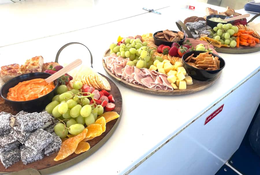 Sydney: Harbour Highlights & Aussie Bites Catamaran Cruise - Comfort and timing: what to expect on the day