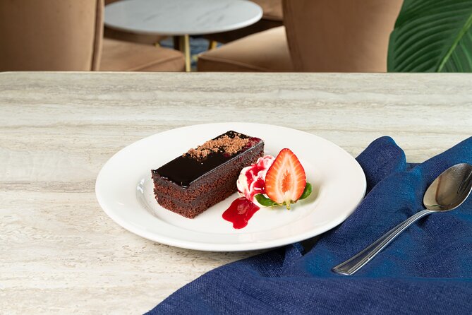 Sydney Harbour Starlight Dinner Cruise from Circular Quay - Who should book this Sydney Harbour dinner cruise?