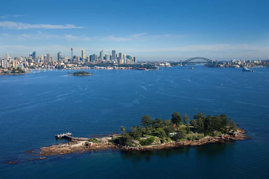 Sydney: Hop-on Hop-off Harbour Cruise with Commentary - Smartphone Commentary: Learning What You See Without Extra Work