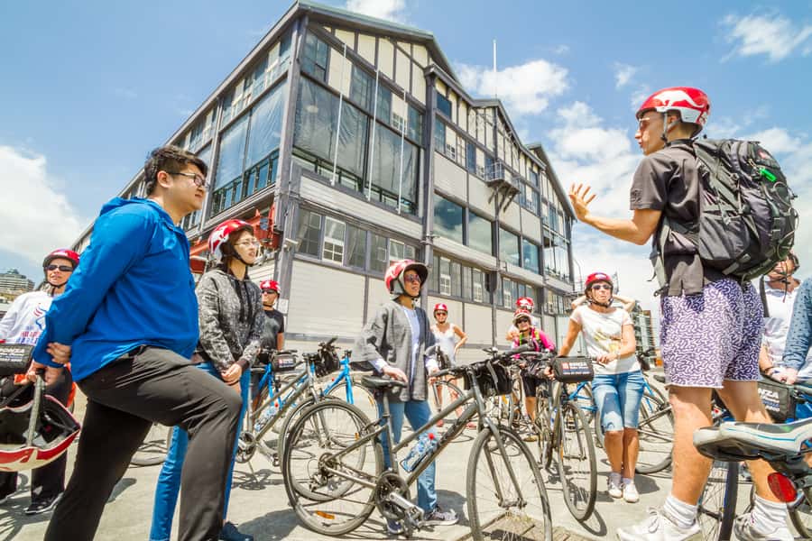 Sydney: Iconic Sights 4-Hour Bike Tour - Sydney Tower, Parliament House, and Queen Victoria Building Stops