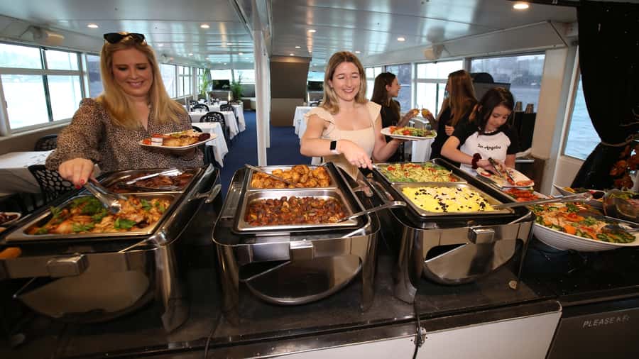Sydney: Morning Sightseeing Bus to Bondi with Lunch Cruise - Morning pickup and how to avoid the first-stress
