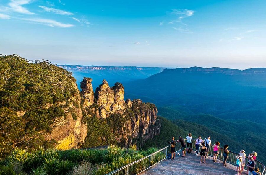 Sydney: Private Blue Mountains, Waterfalls, Walks & Meals - Lunch in the Mountains, then Lookouts at Prime Light