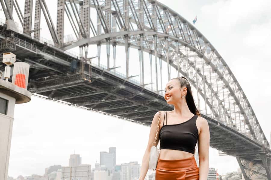 Sydney: Private Photoshoot outside the Opera House - What’s included vs not included, in plain terms