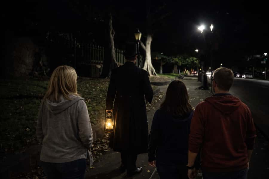 Sydney: Spirits of the Rock and Dark Past Walking Tour - A 90-minute ghost hunt through Rocks Push territory
