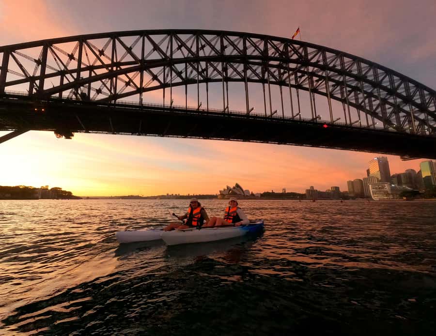Sydney: Sunset Kayak - Opera & Harbour Bridge Tour (5p. max) - Luna Park and wildlife watching, plus a quick scenic run-up