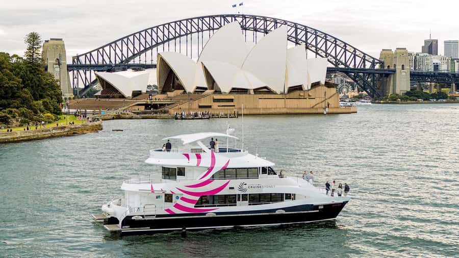 Sydney: Sydney Harbor Lunch Cruise with Welcome Drink - Key highlights to look for