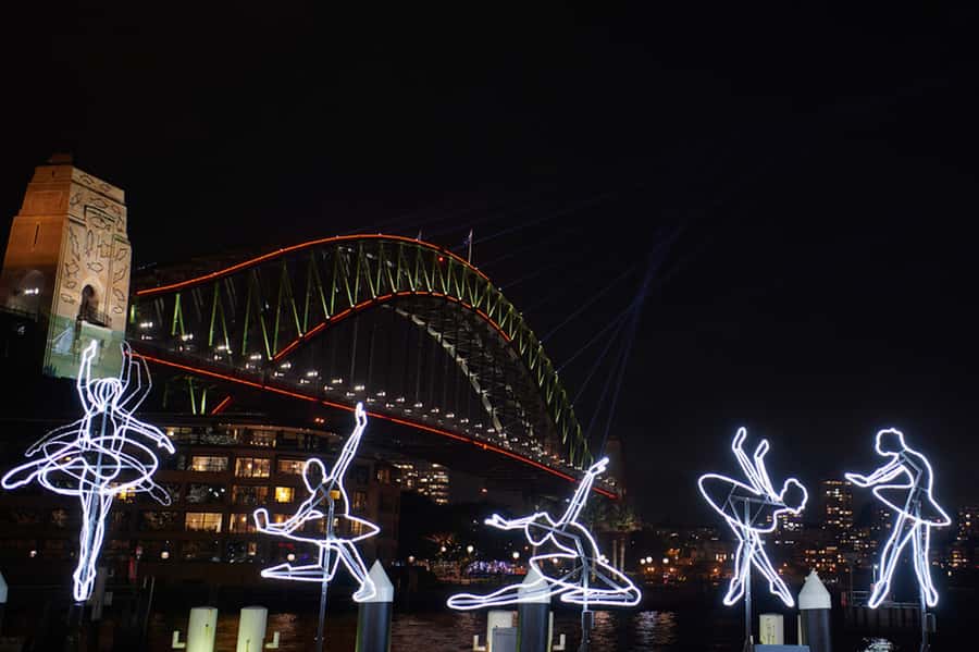 Sydney: Vivid Harbour Cruise with Canapes - The Crew Factor: Friendly Service on a Tight Schedule