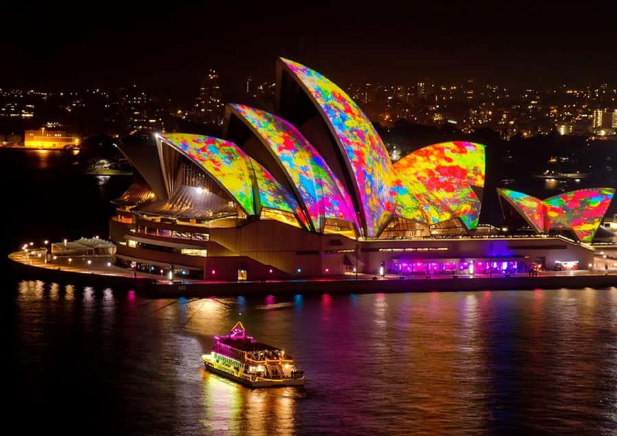 Sydney: "Vivid Sydney" Festival of Light Sightseeing Cruise - Vivid Sydney by water, with space to actually watch